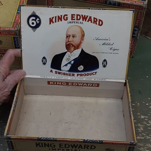 4pc. Bundle of vintage King Edward cigar boxes. - Picture 7 of 9